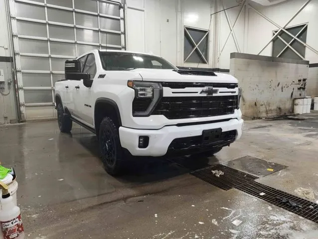 Chevrolet Silverado 2500 2024 photo 3