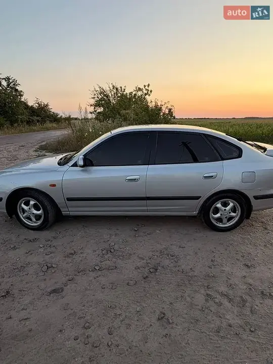 Hyundai Elantra 2001 photo 3