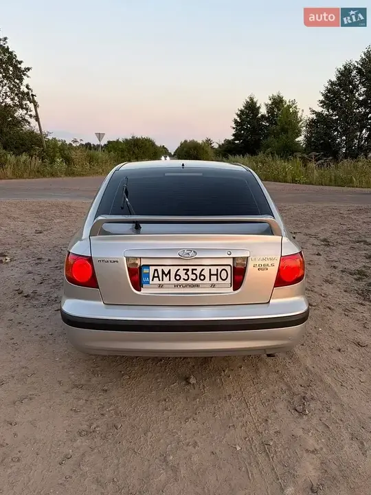 Hyundai Elantra 2001 photo 4
