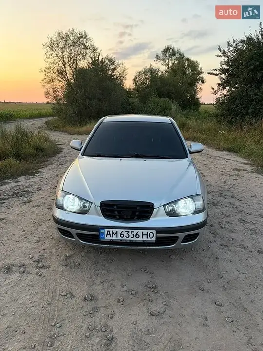 Hyundai Elantra 2001 photo 2