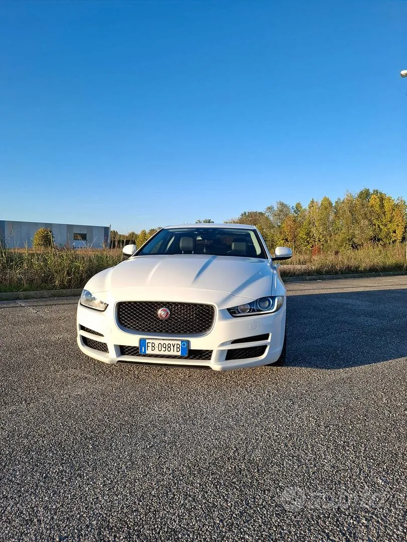Jaguar Xe