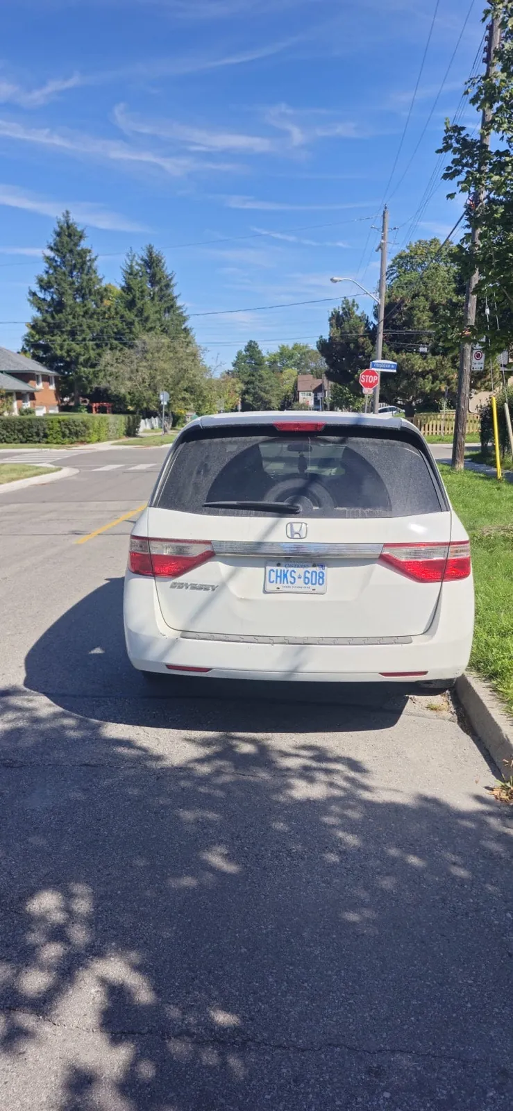 Honda Odyssey 2011 photo 2