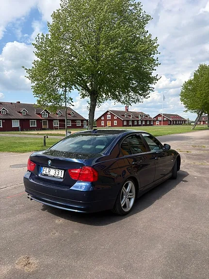 BMW 320D 2011 photo 3