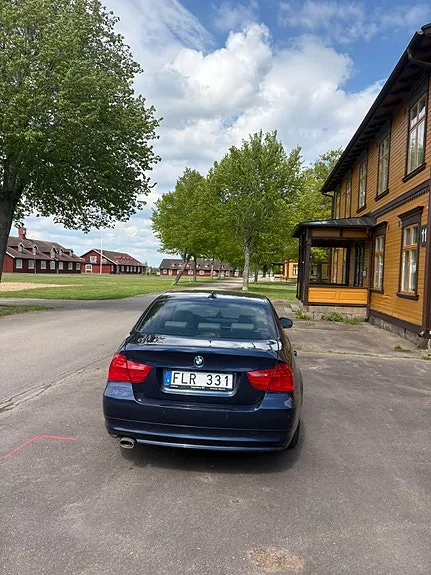 BMW 320D 2011 photo 4