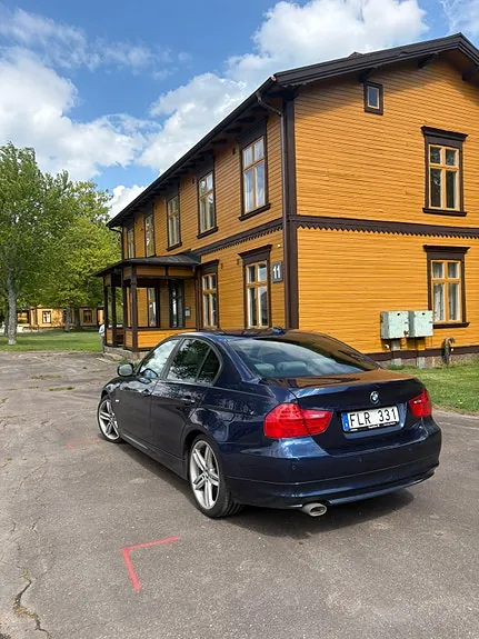 BMW 320D 2011 photo 5