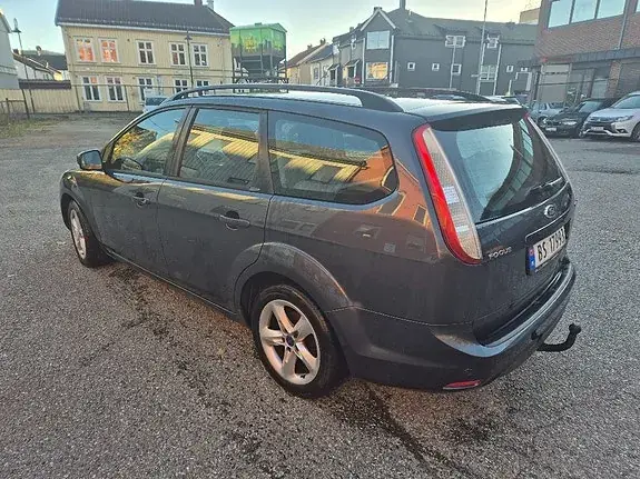 Ford Focus 2010 photo 5