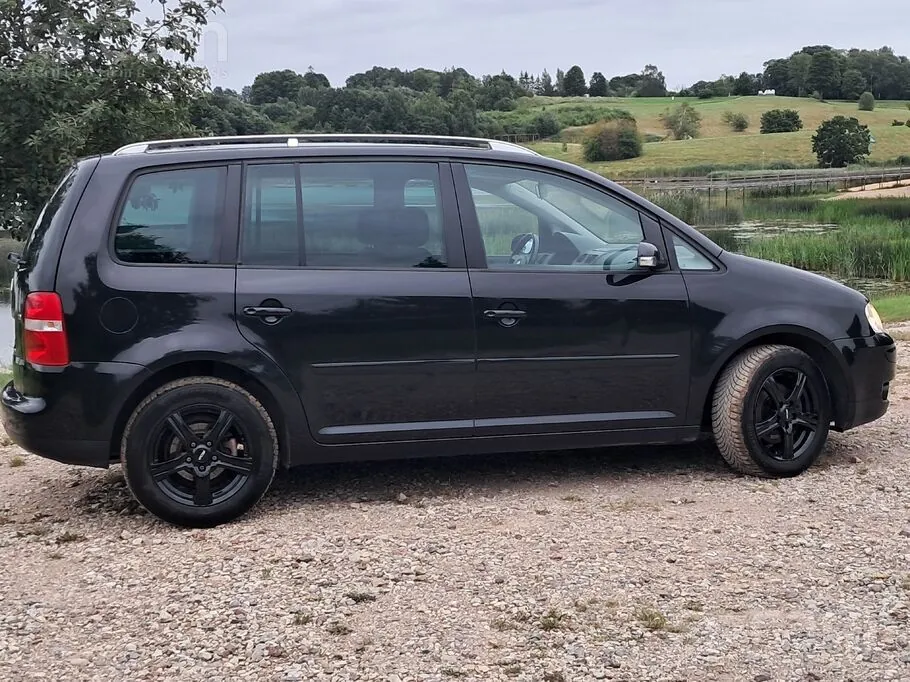 Volkswagen Touran 2003 photo 4