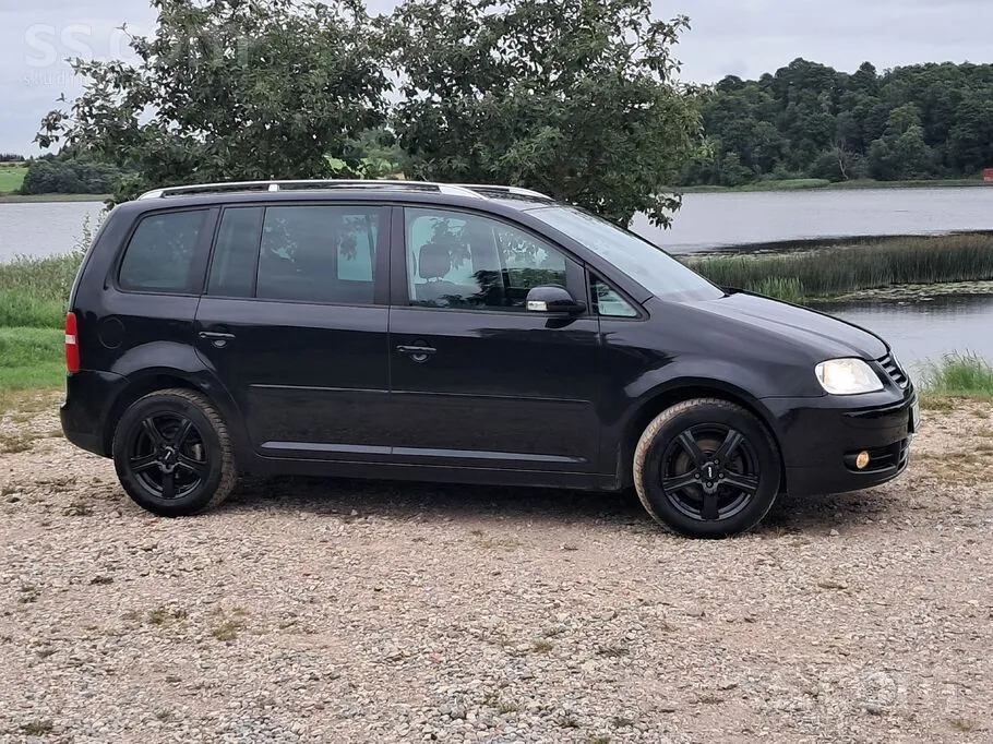 Volkswagen Touran 2003 photo 3