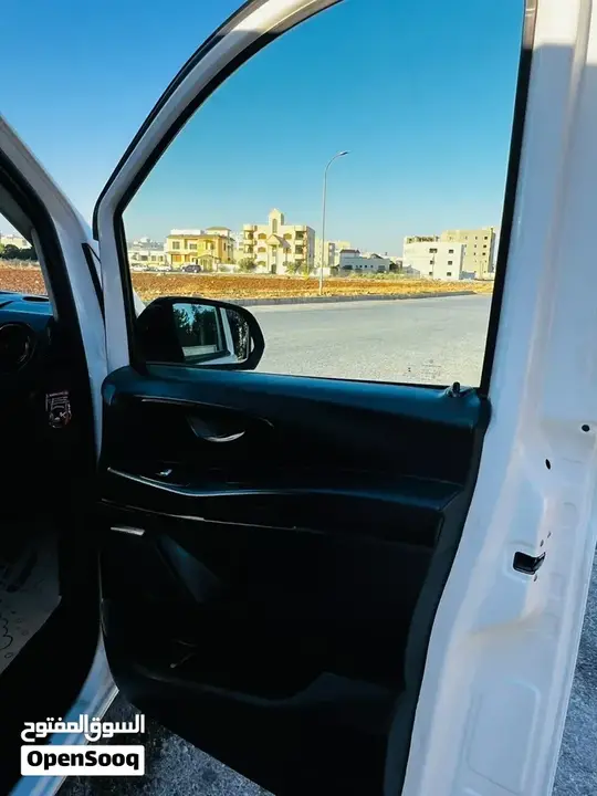 Mercedes-Benz V-Class 2017 photo 3