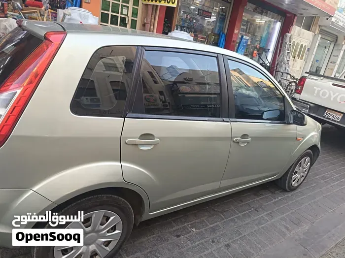 Ford Figo 2013 photo 3