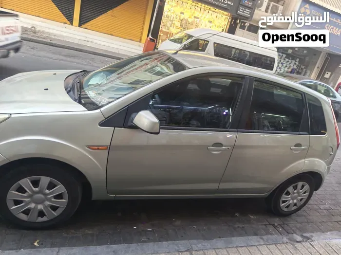 Ford Figo 2013 photo 4