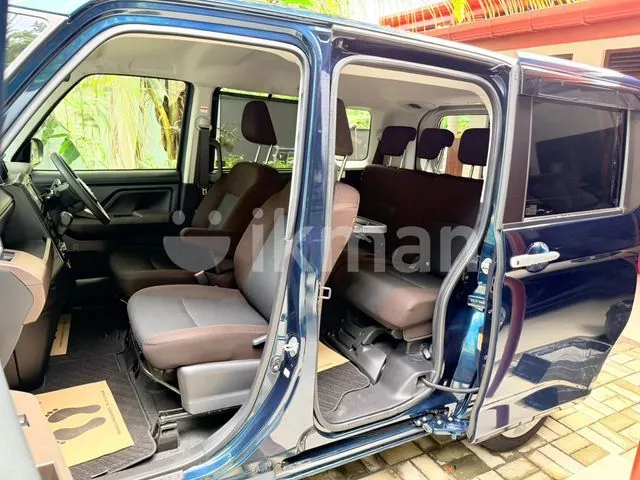 Toyota Roomy 2023 photo 5