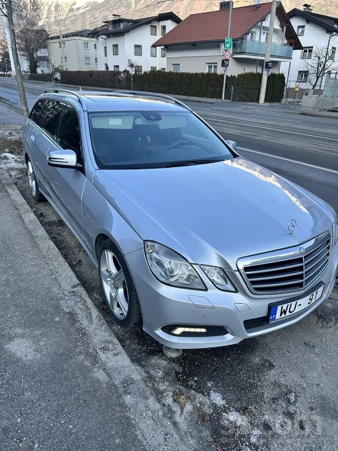 Mercedes-Benz E350 2010 photo 2