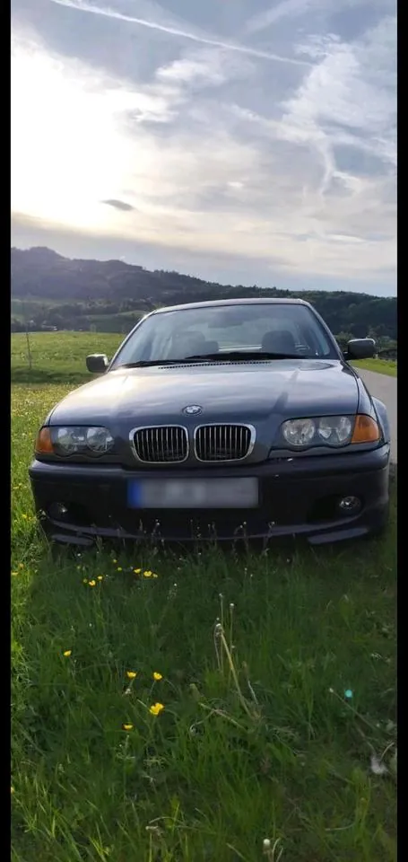 BMW 320I