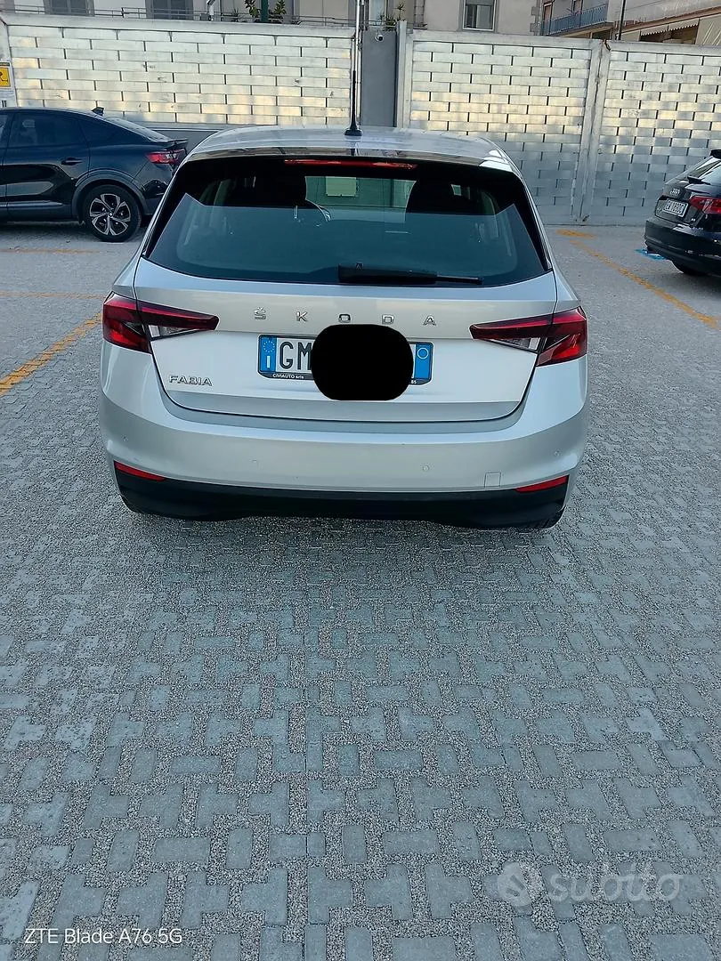 Skoda Fabia 2023 photo 2