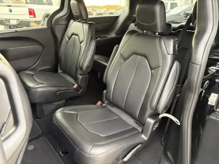 Chrysler Grand Caravan 2025 photo 5