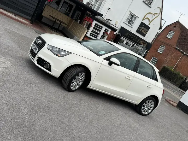 Audi A1 2013 photo 2