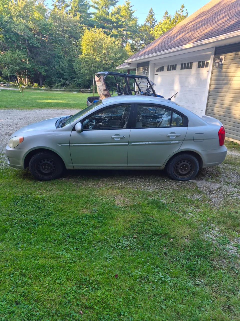Hyundai Accent 2009 photo 3