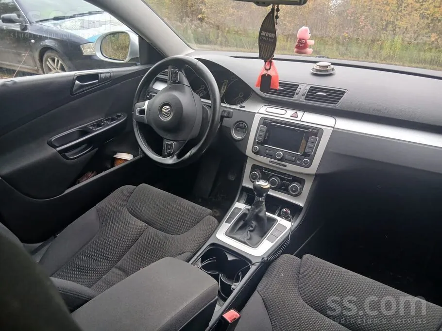 Volkswagen Passat 2010 photo 5