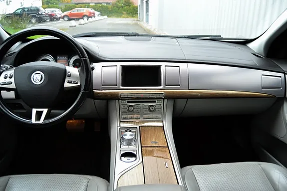 Jaguar Xf 2009 photo 5