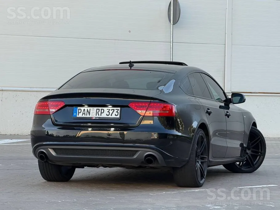 Audi A5 2010 photo 2