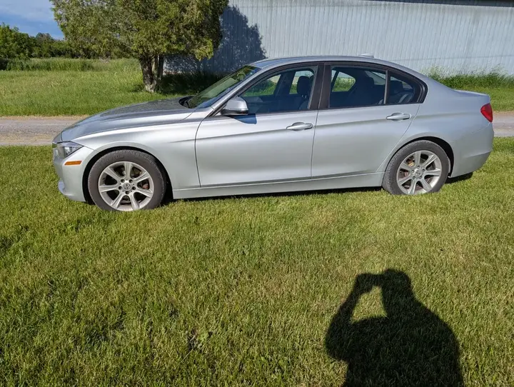 BMW 320I 2014 photo 2