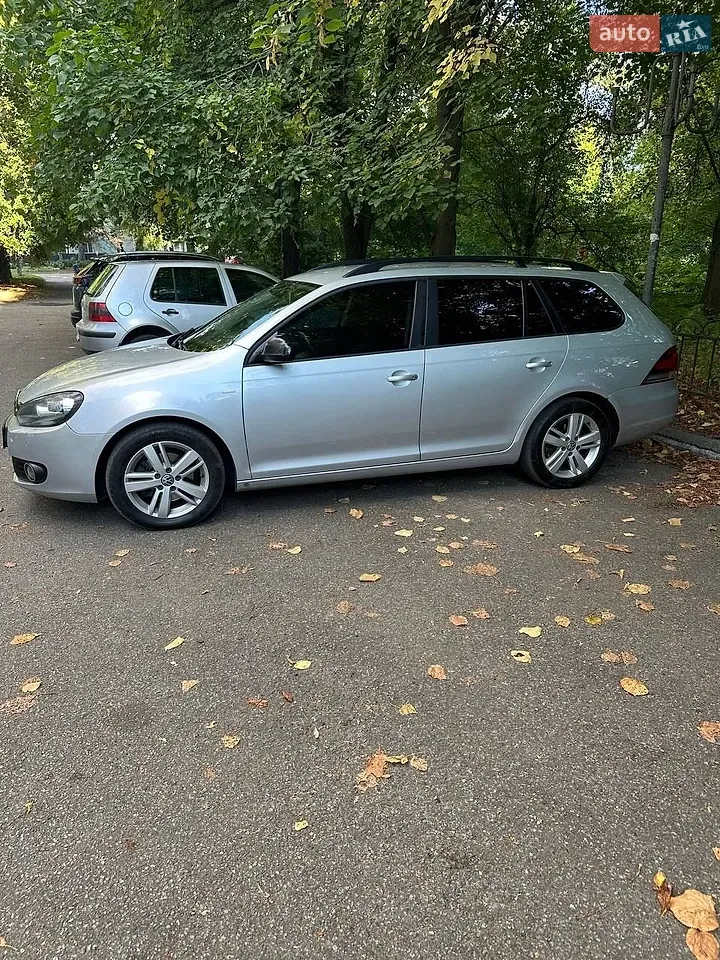 Volkswagen Golf 2012 photo 4