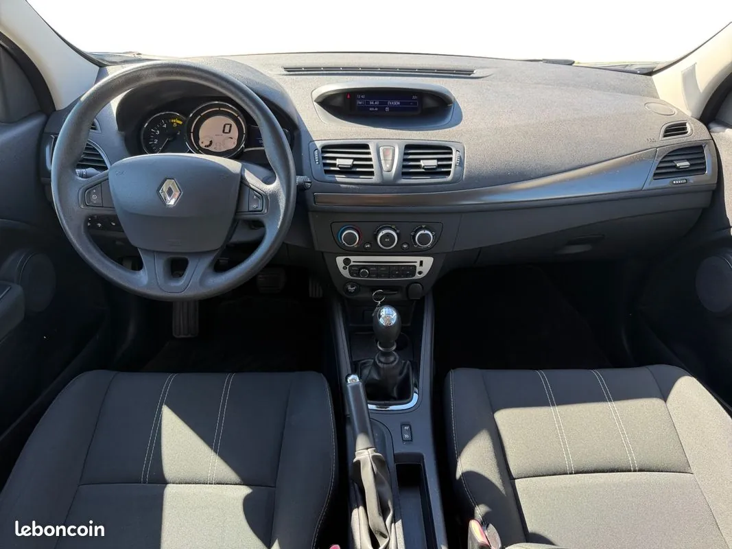 Renault Megane 2015 photo 2