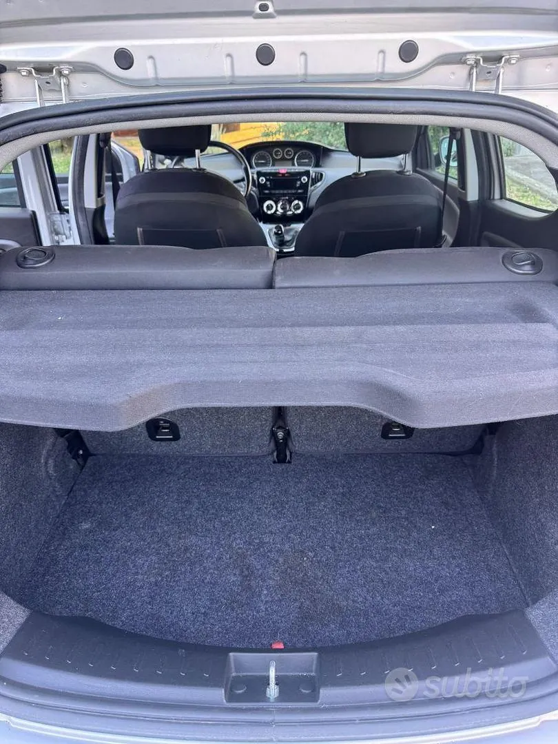 Lancia Ypsilon 2012 photo 5
