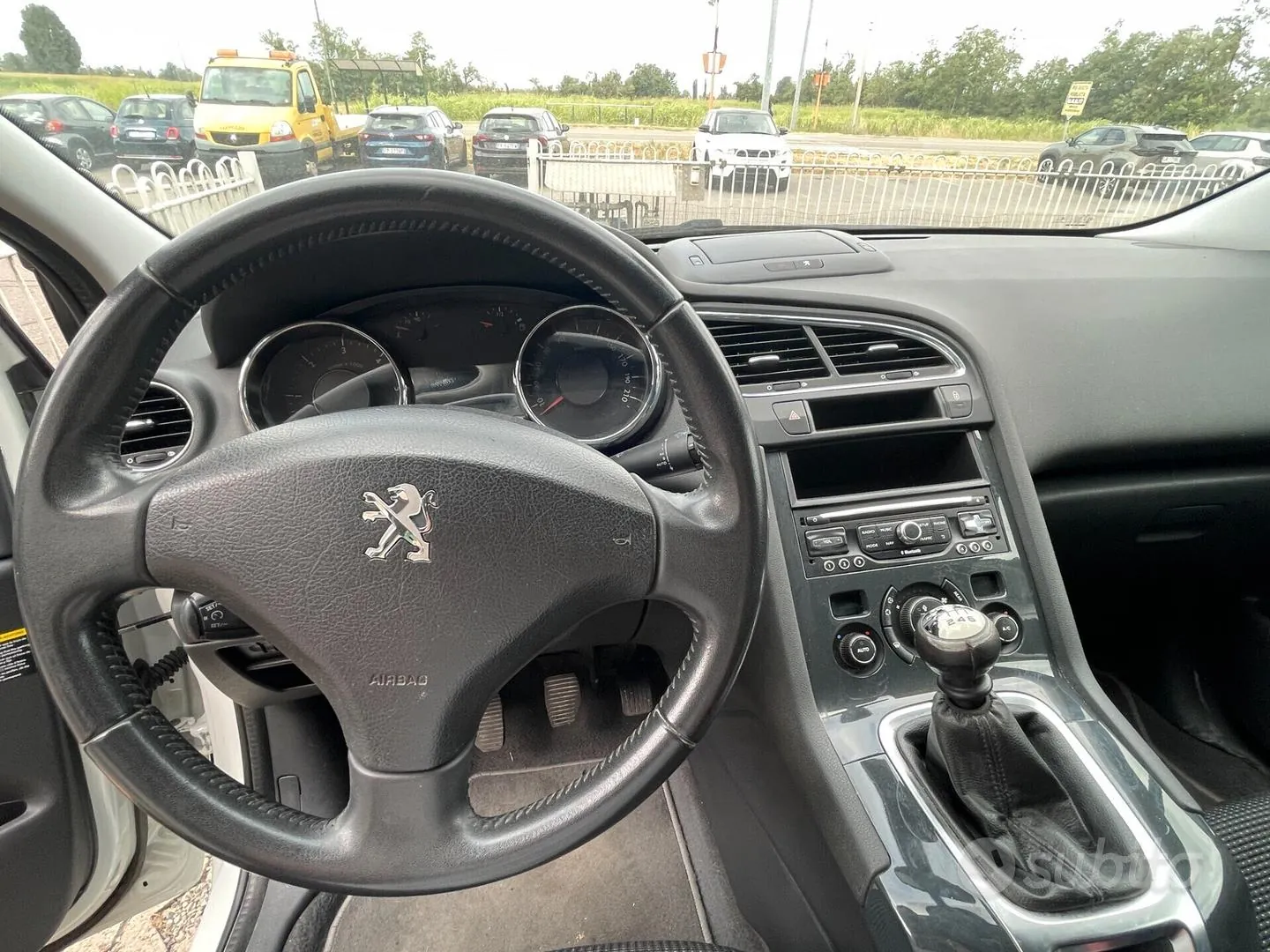 Peugeot 5008 2015 photo 4