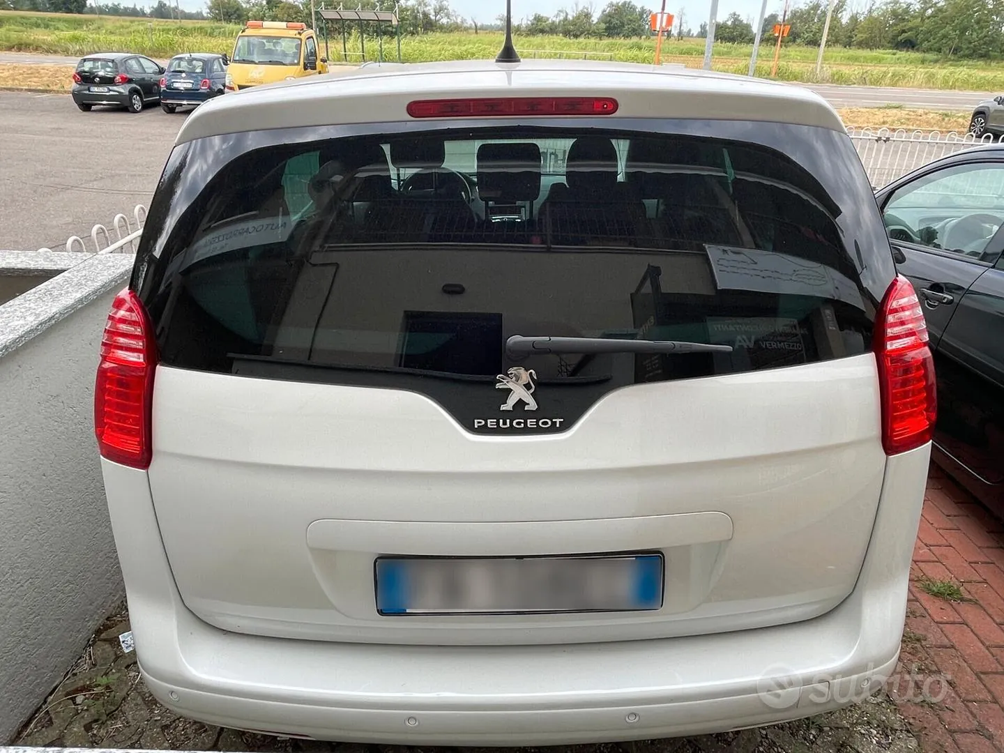 Peugeot 5008 2015 photo 2