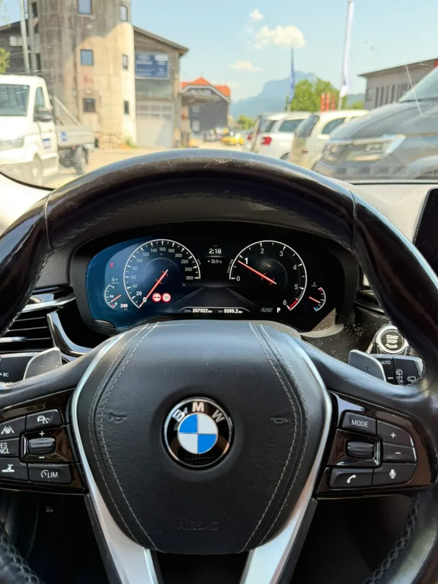 BMW 5 Series 2018 photo 2