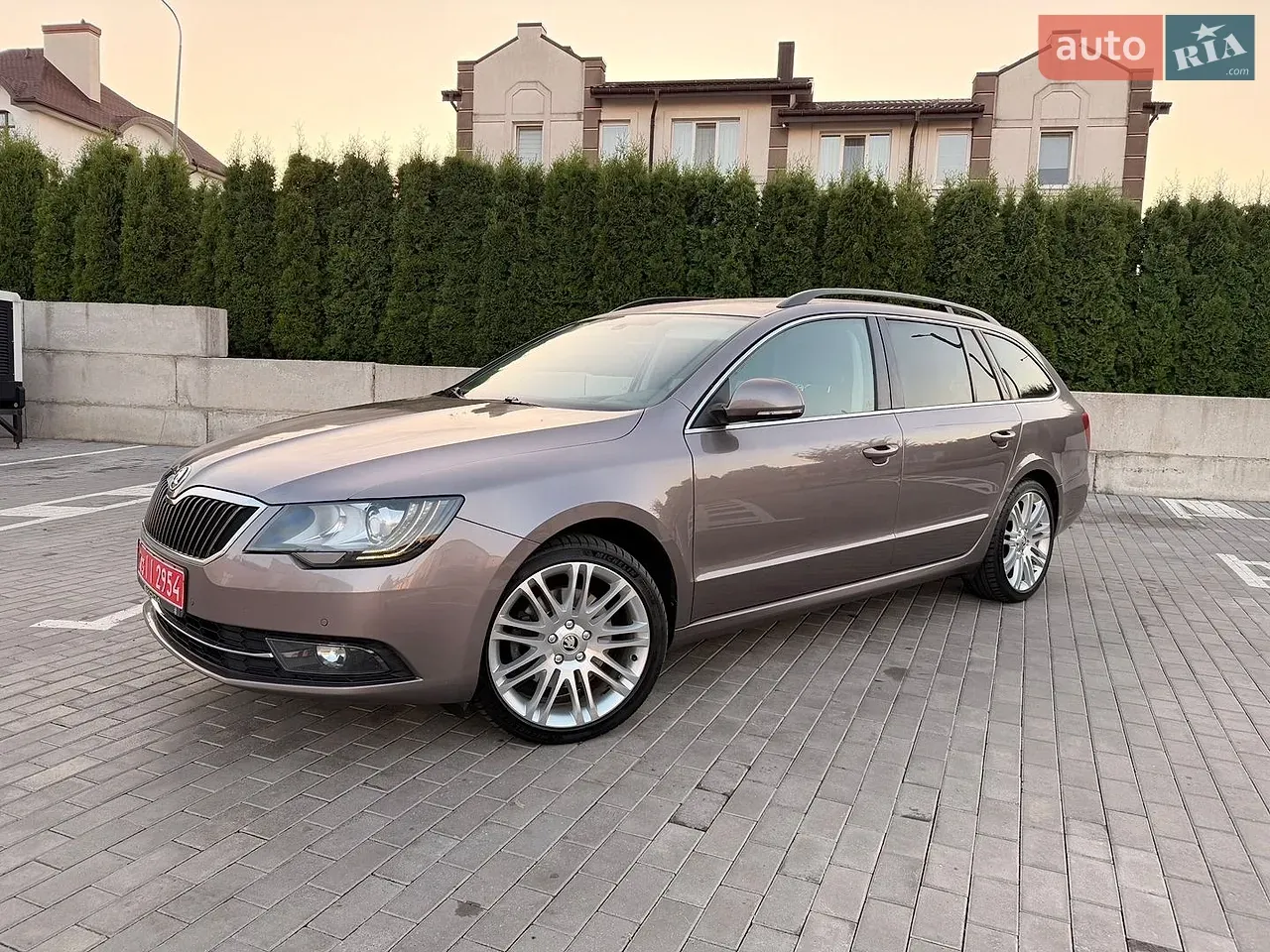 Skoda Superb 2015 photo 4