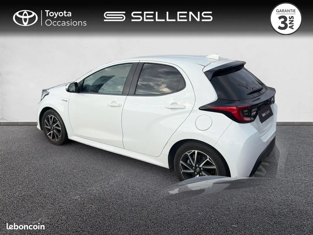 Toyota Yaris 2021 photo 2