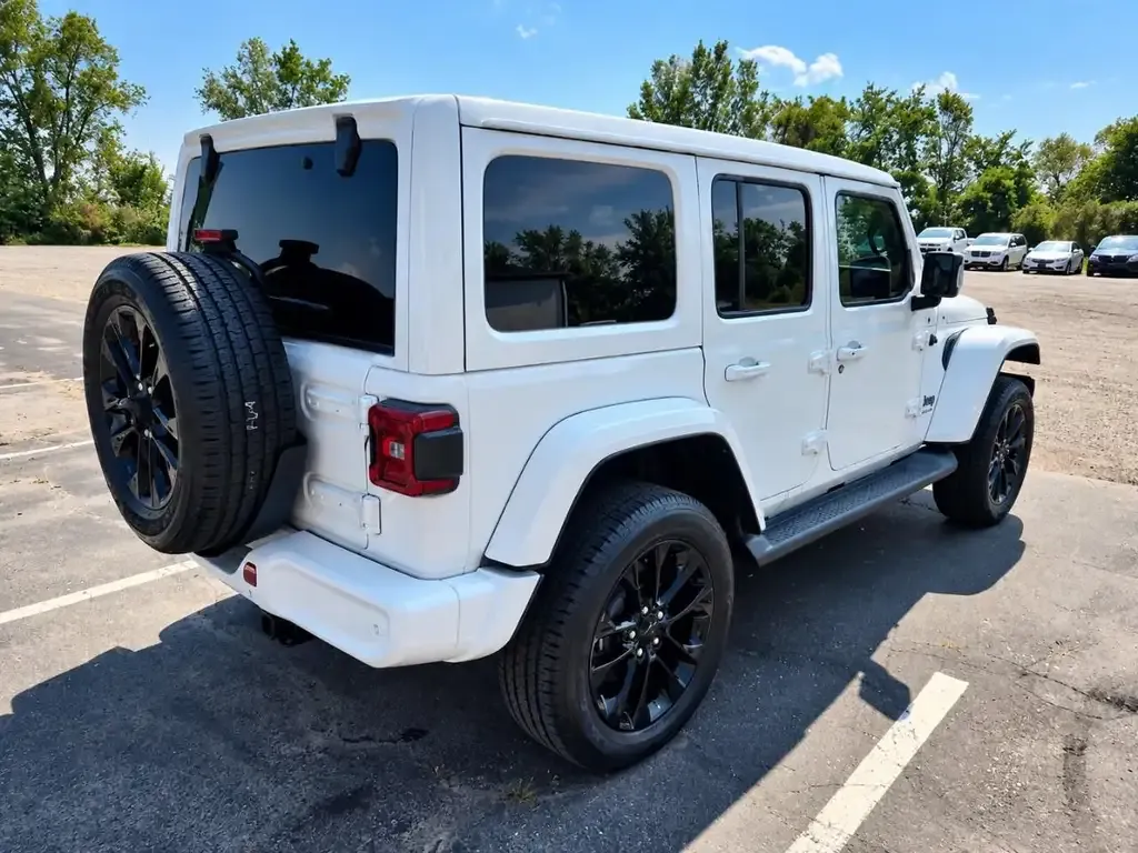 Jeep Wrangler 2023 photo 3