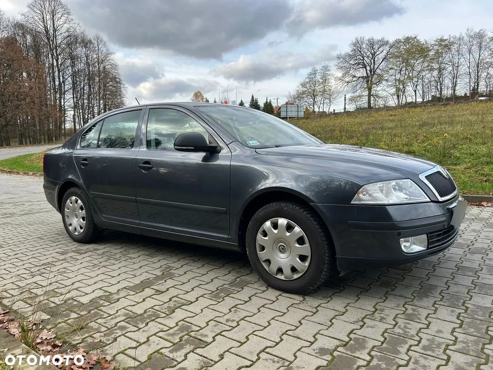 Skoda Octavia 2011 photo 2