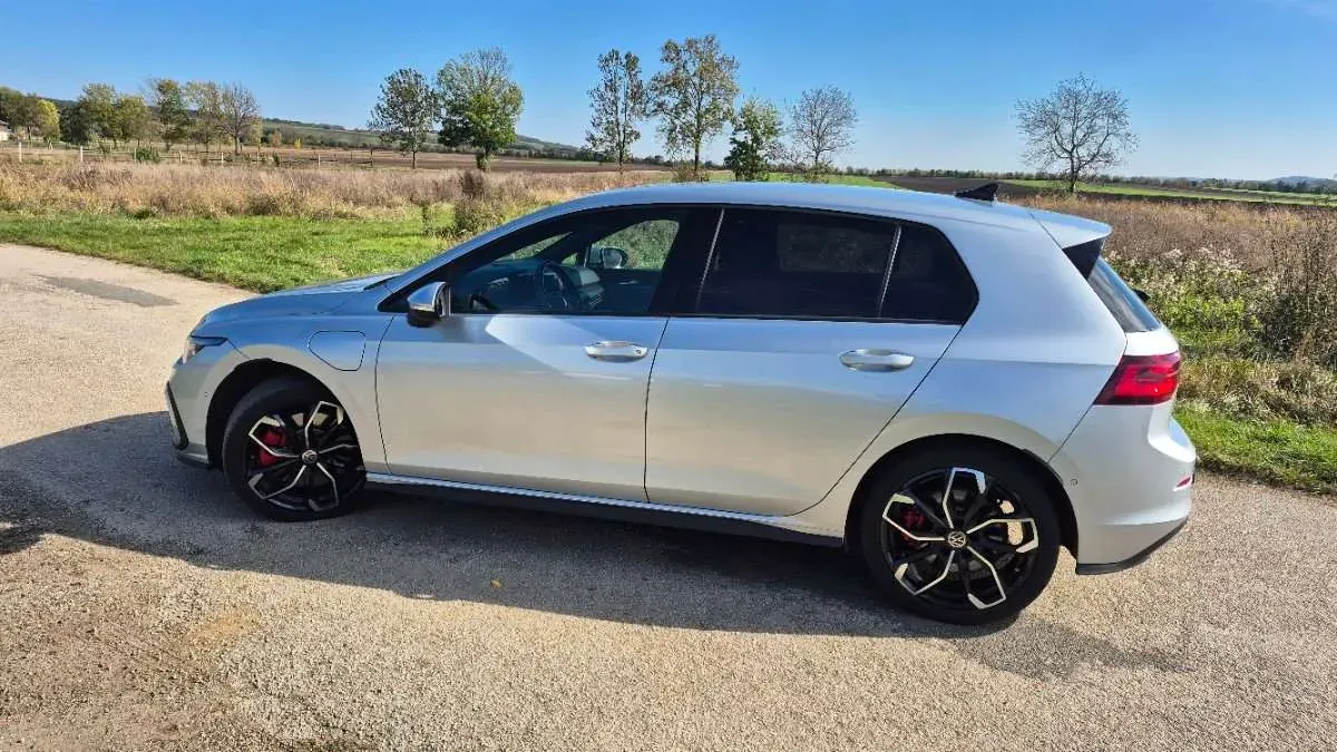 Volkswagen Golf Gte 2021 photo 2