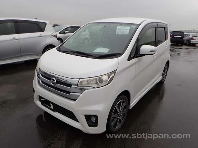 Nissan Dayz Highway Star G Turbo 2013 photo 2