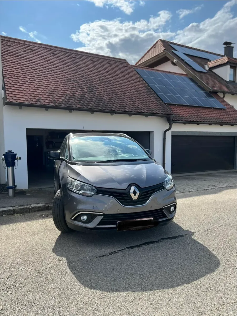 Renault Grand Scénic 2018 photo 2