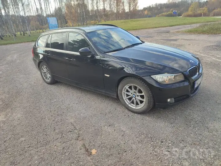 BMW 318 2011 photo 5