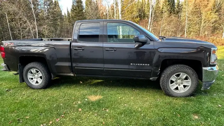 Chevrolet Silverado 2018 photo 2