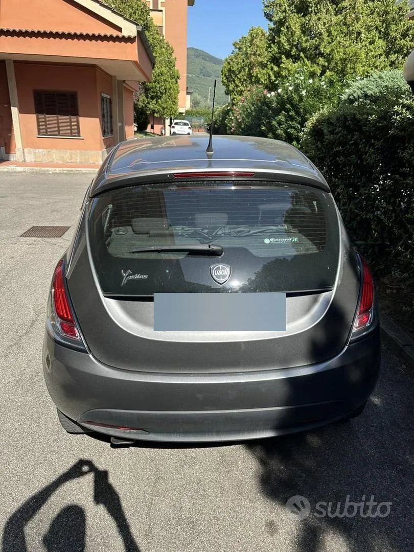Lancia Ypsilon 2013 photo 2