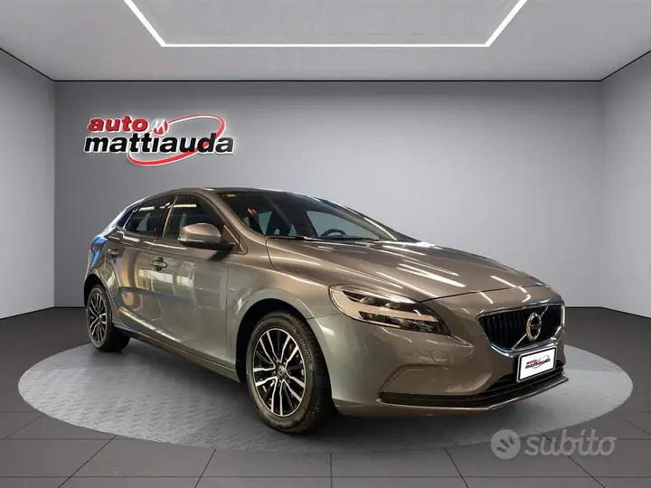 Volvo V40 2019 photo 2