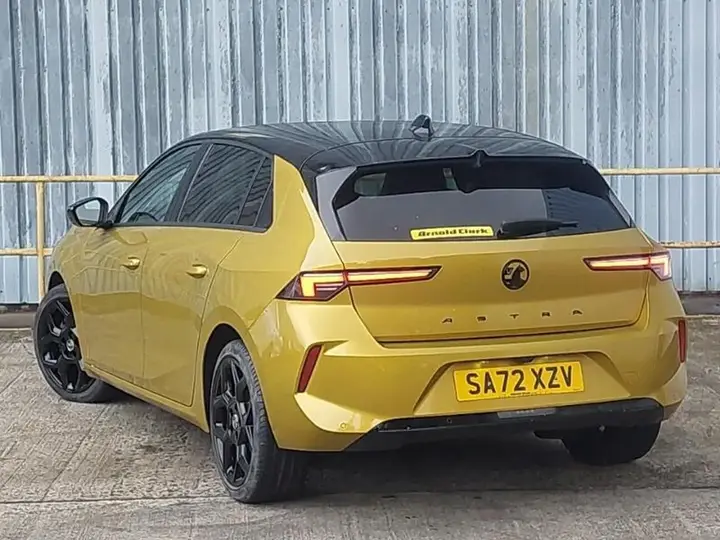 Vauxhall Astra 2022 photo 2