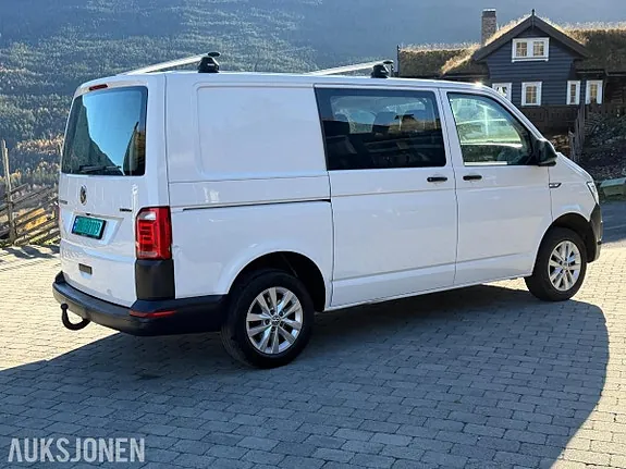 Volkswagen Transporter 2018 photo 3