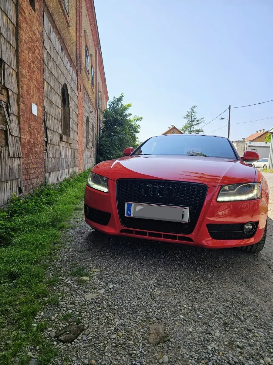 Audi A5 2009 photo 2