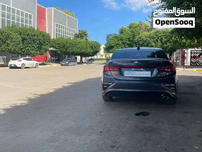 Kia Forte 2021 photo 2