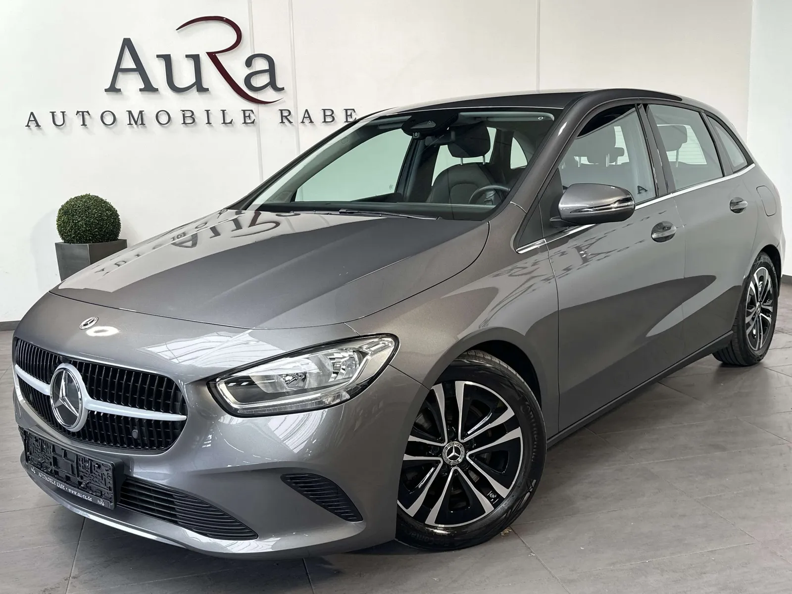 Mercedes-Benz B 220