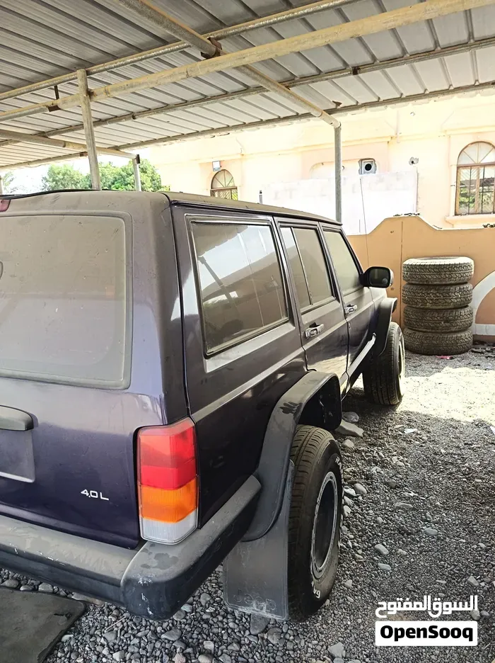 Jeep Cherokee 2000 photo 3