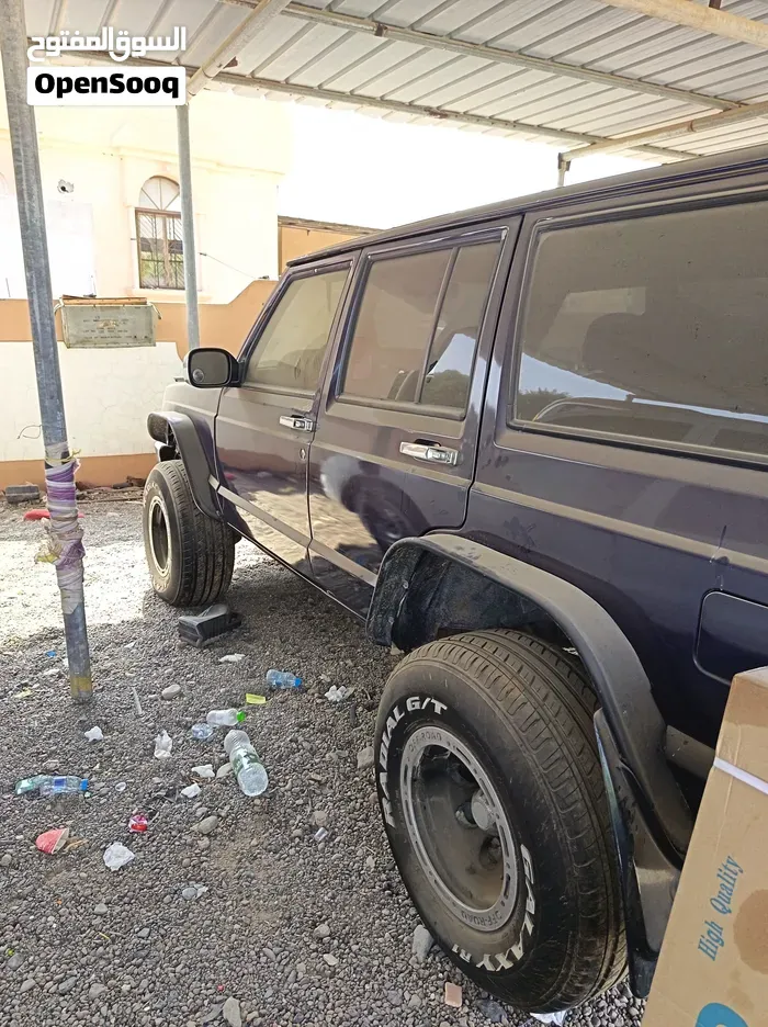 Jeep Cherokee 2000 photo 4